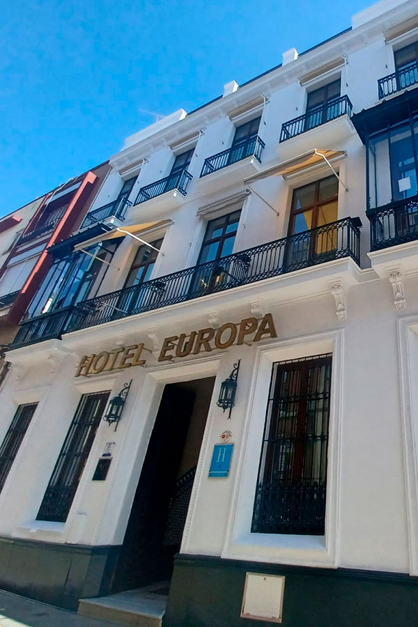 fachada del hotel europa de sevilla